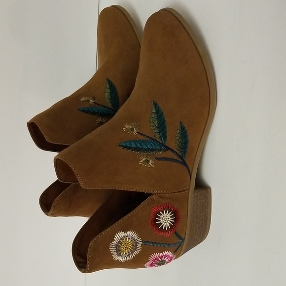 Indigo Shoes - New Indigo rd ankle boots, size 9.5.